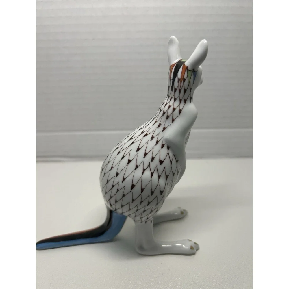 Hollohaza Porcelain Kangaroo Figurine Fishnet excellent condition G51